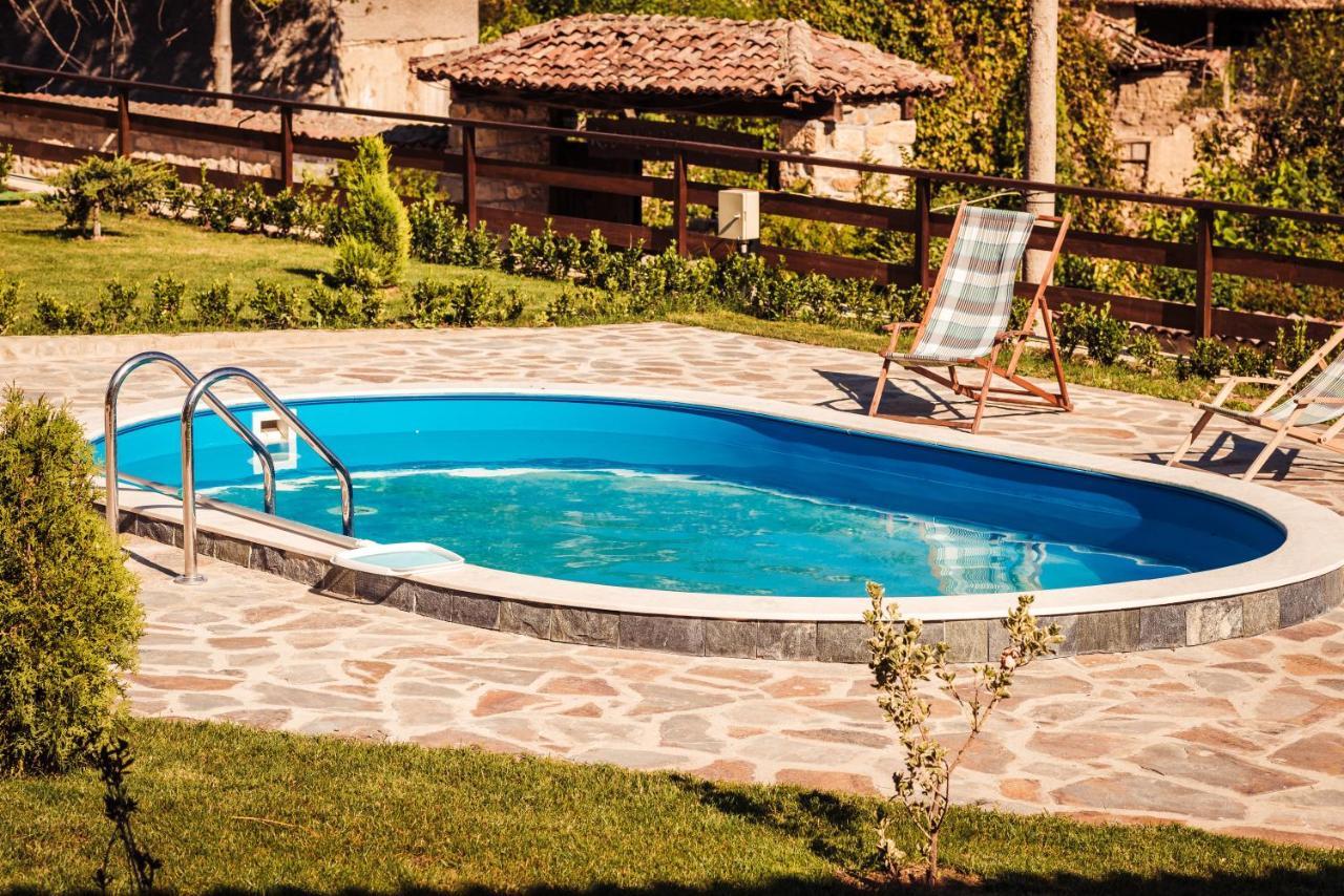 Guest House Hristova Kashta - Христова Къща Cherni Vrŭkh Exterior photo