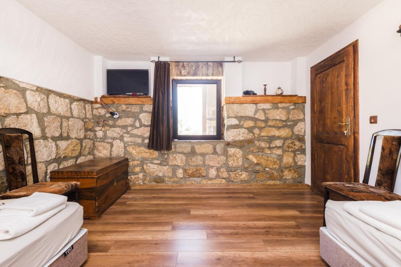 Guest House Hristova Kashta - Христова Къща Cherni Vrŭkh Exterior photo